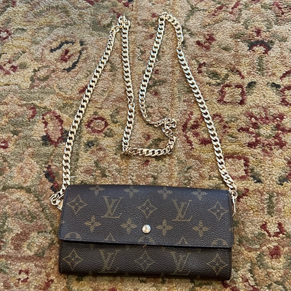 Authentic LV Sara wallet with gold chain
